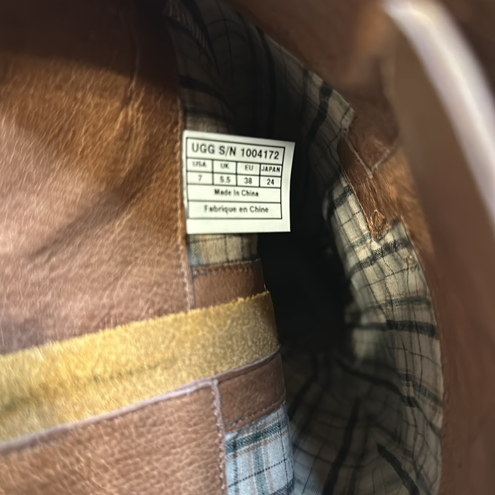 Ugg Darcie Riding Boot: Size 7: Color-Brown - Picture 5 of 8